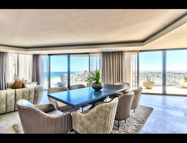 4 BEDROOM APARTMENT FOR SALE IN BEACHFRONT